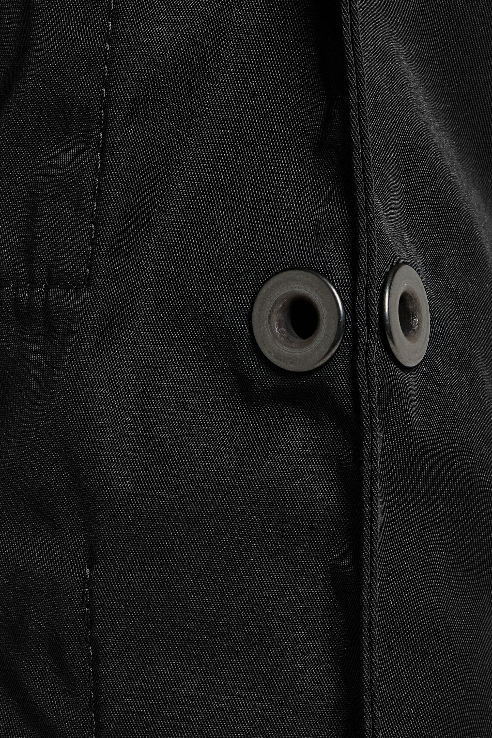 Large Gabardine Flat Shoulder