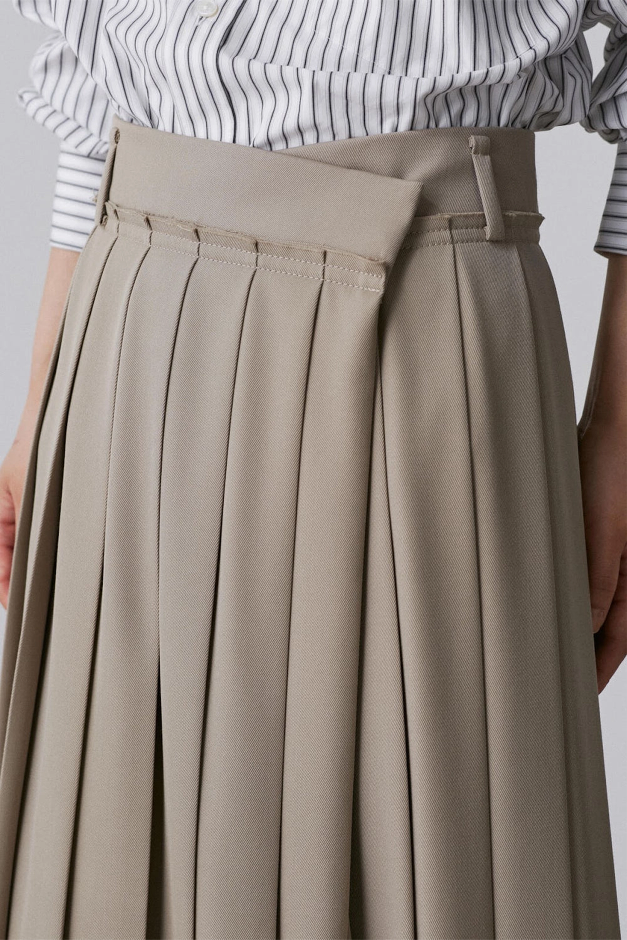 Wool Surge Pleated Skirt