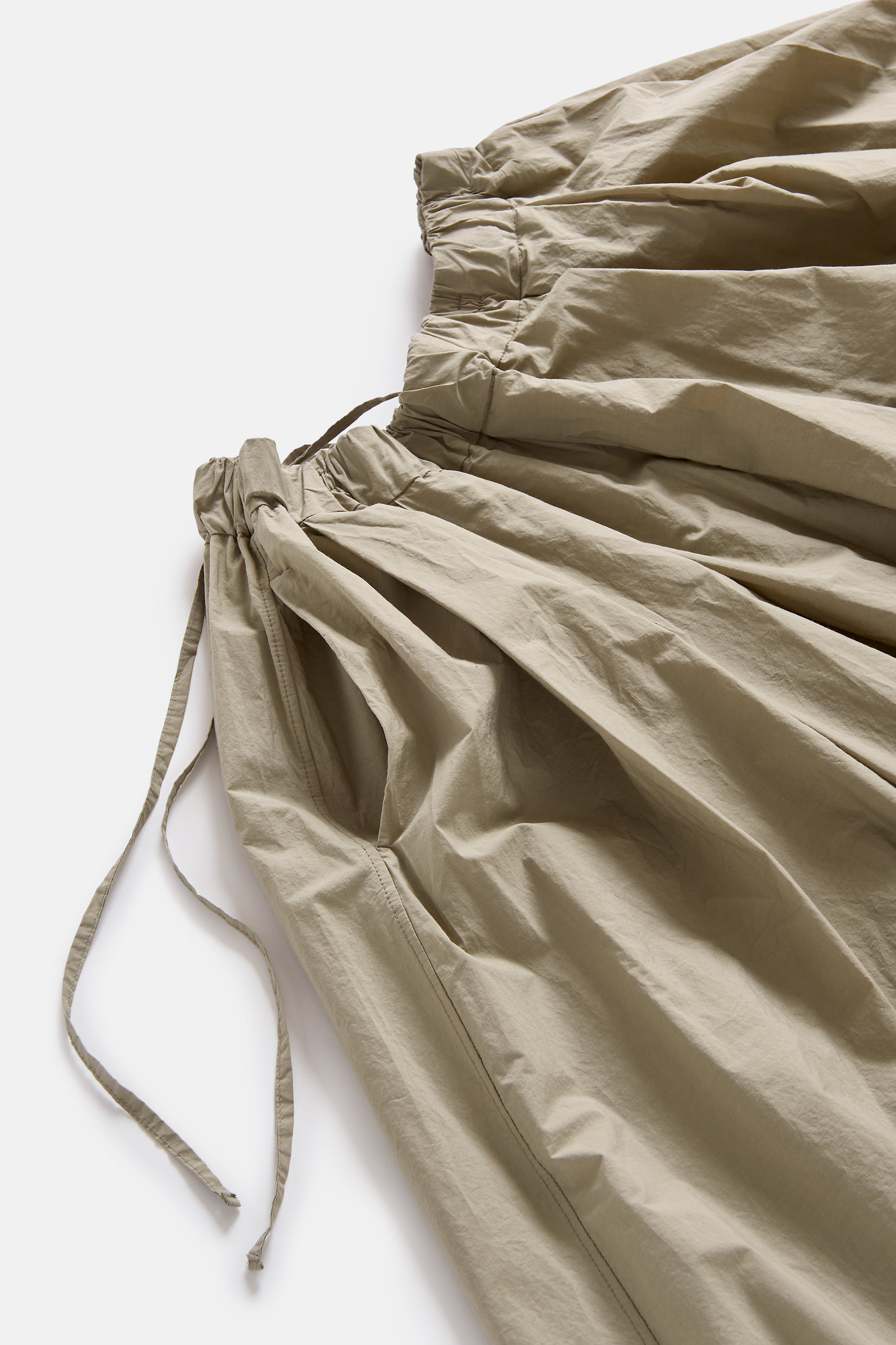 Stone Pleated Long Skirt Tc