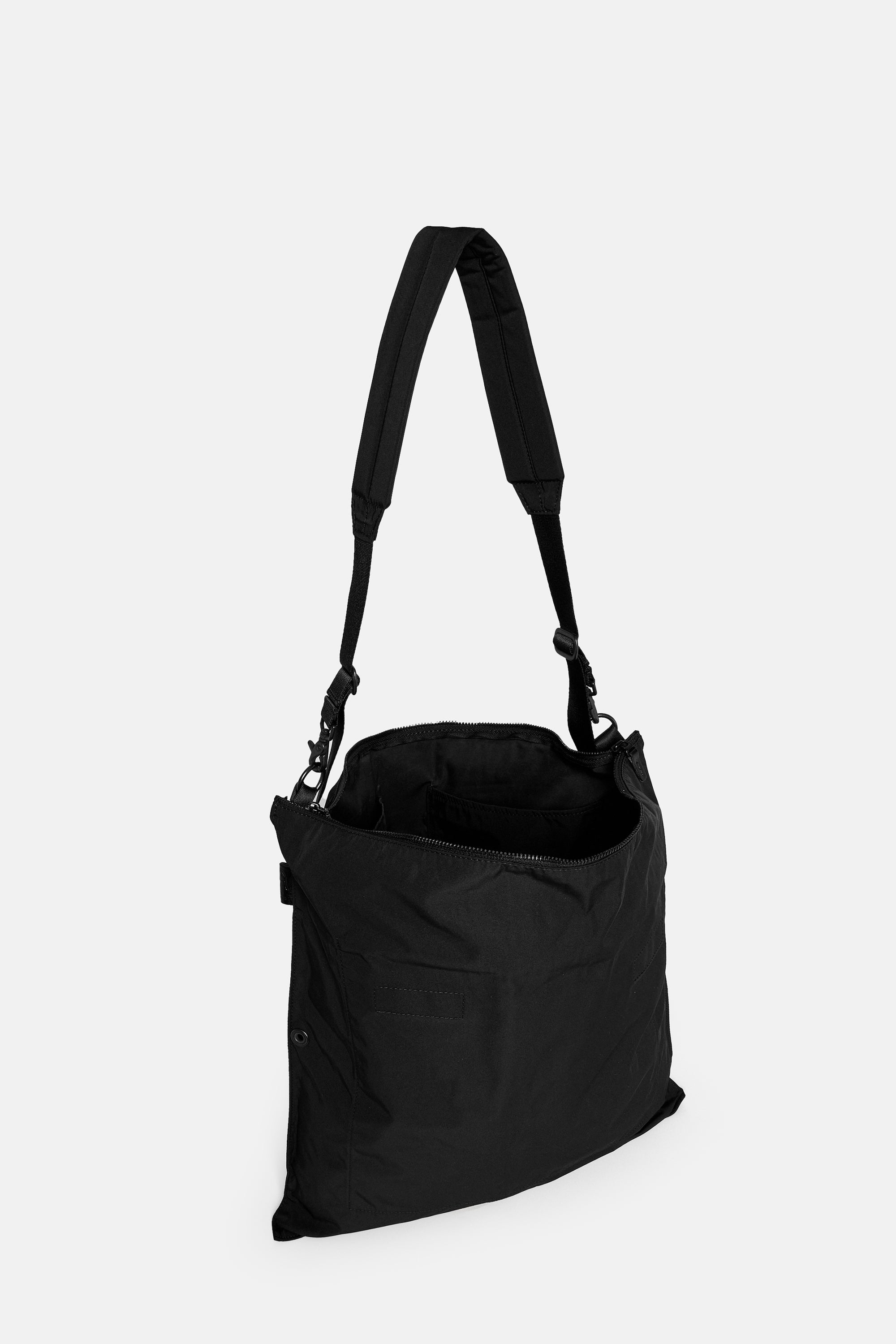 Black Gabardine Flat Shoulder M