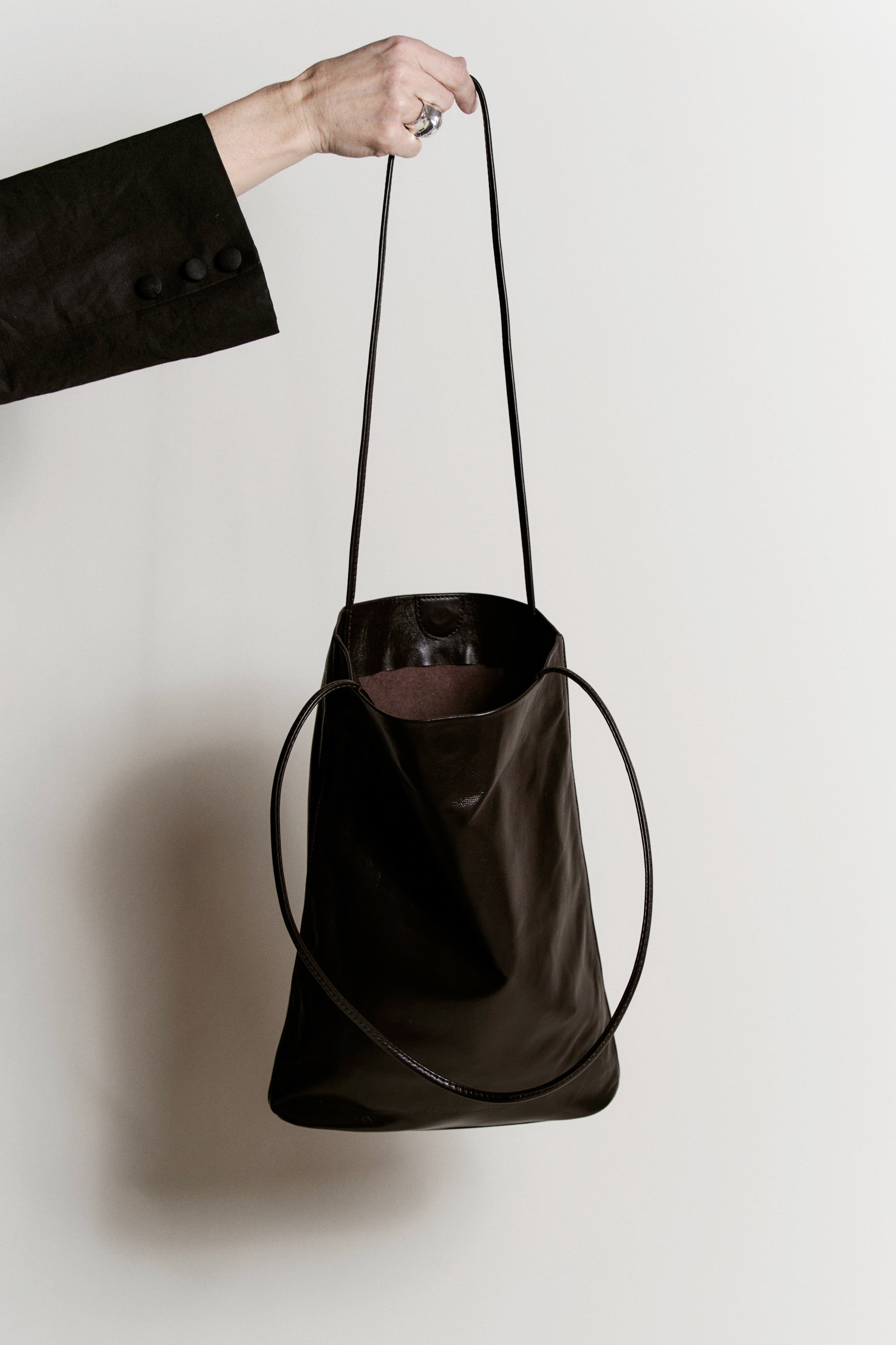 Braun Narrow Oval Tote