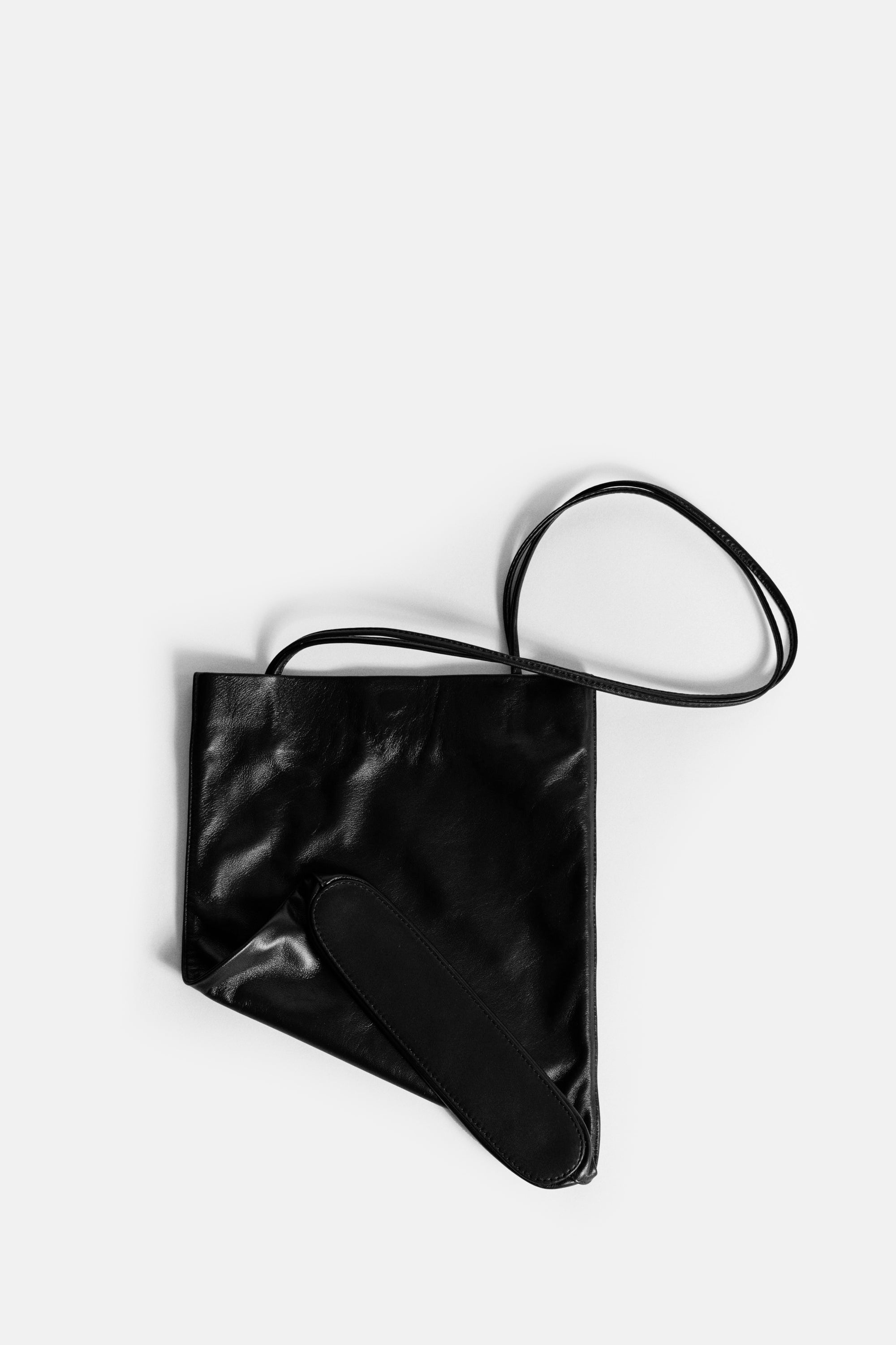 Black Narrow Oval Tote