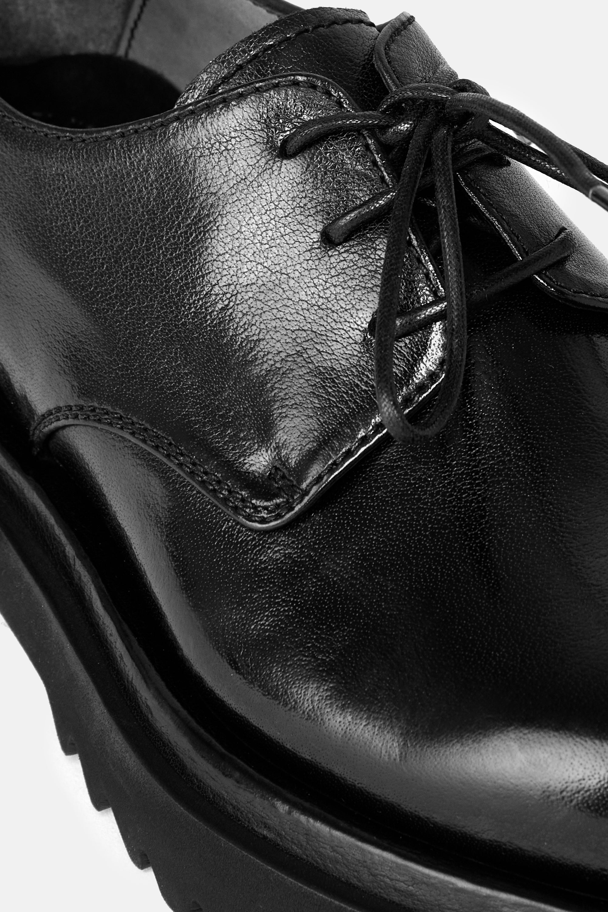 Wisal Shoes