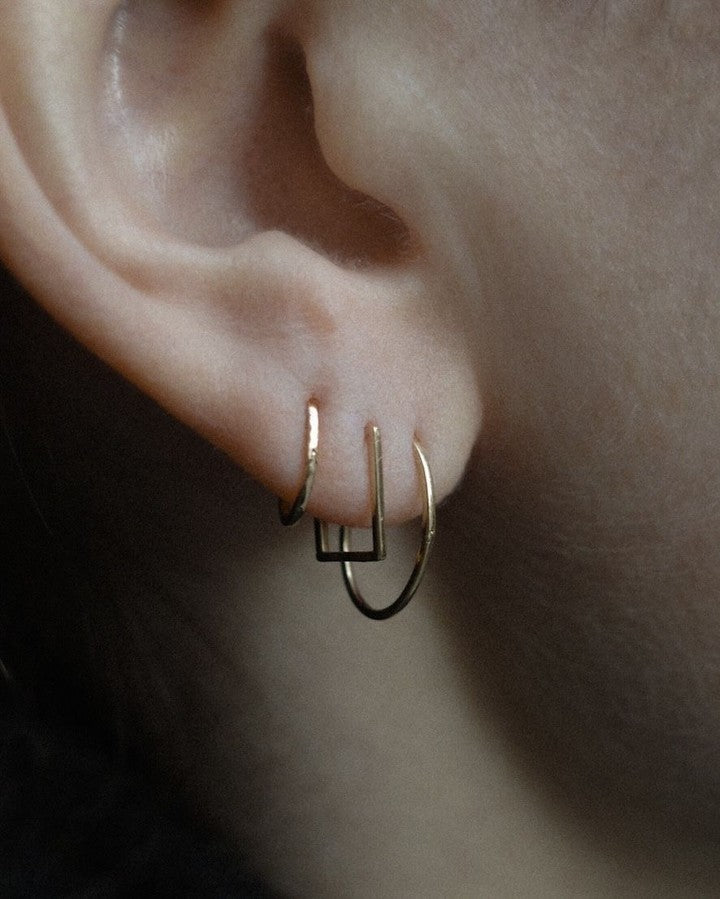 Gold Form Earring 10(01)