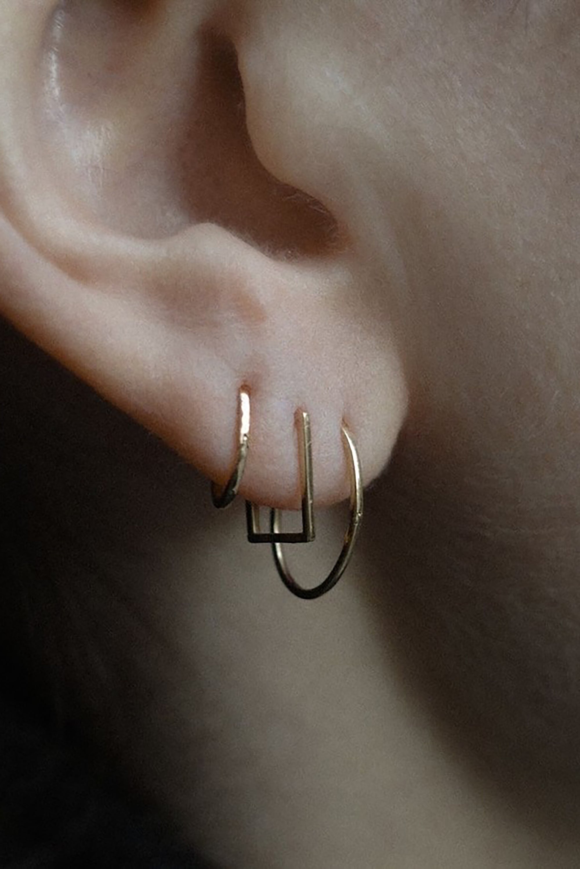 Gold Form Earring 10(02)