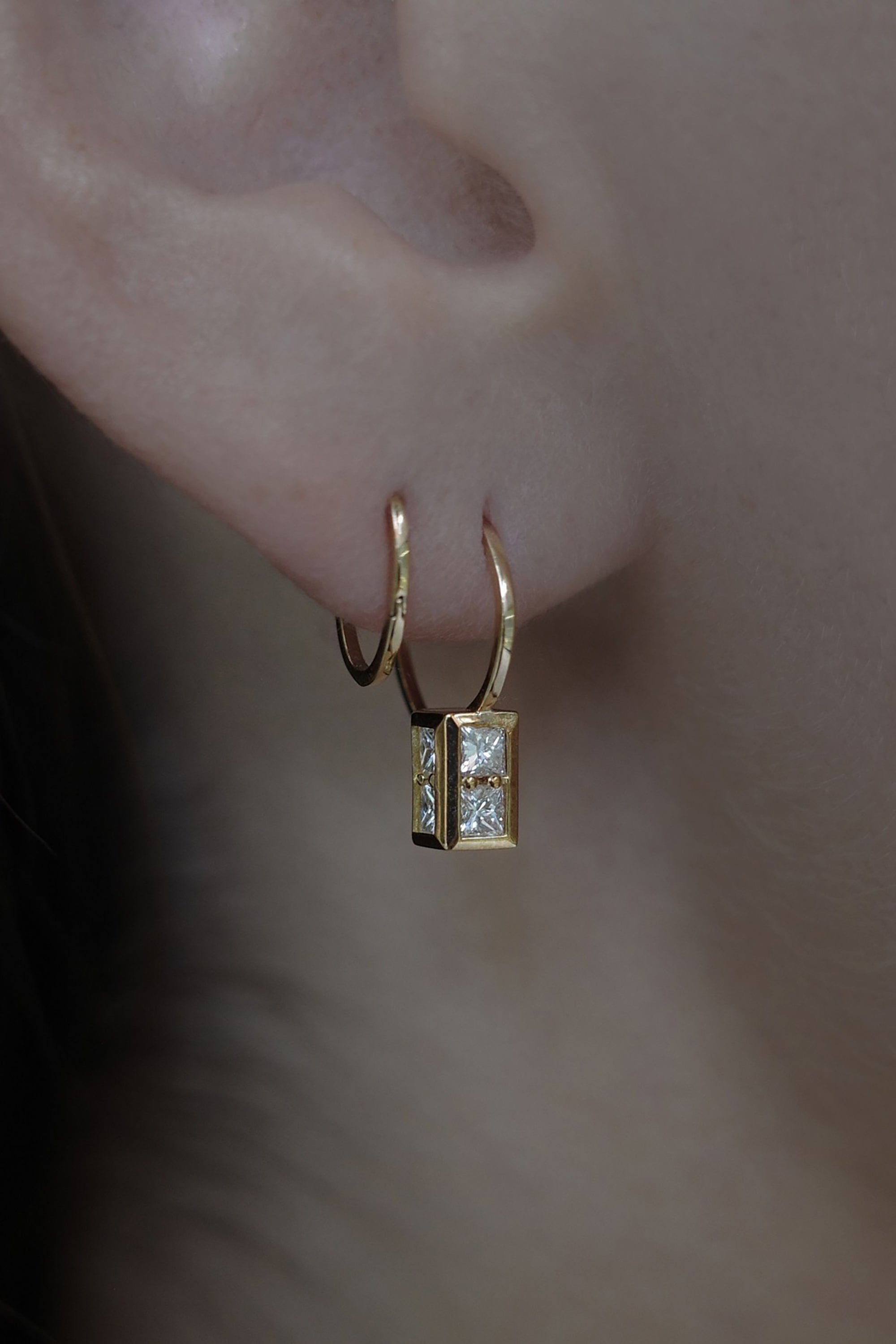 Gold Form Earring 10(01)
