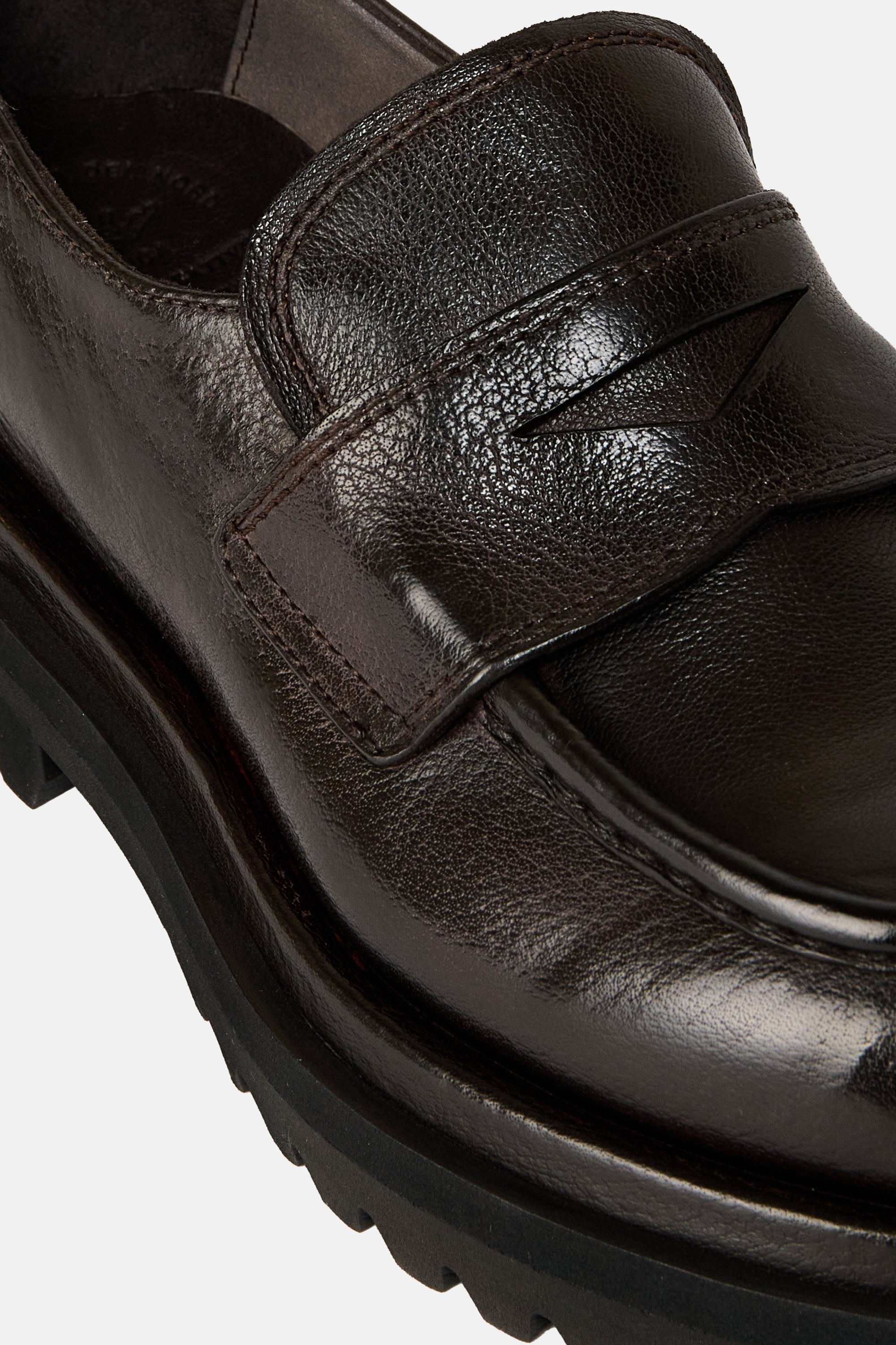 Wisal Loafers